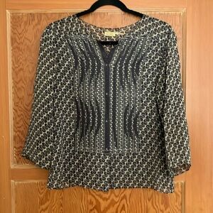 Max Studio, Elegant, SilkBlack and White Blouse, pleated front, with 3/4 Sleeves